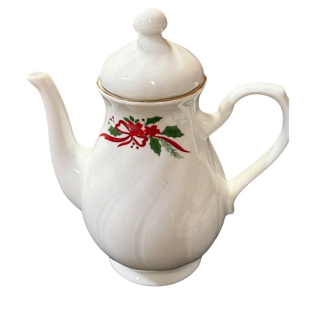 Victorian Holiday by Southington by Baum Brothers 17 Piece Saucer Teacup Teapot